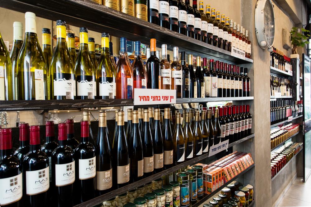 עיצוב פונקציונאלי של מדפי תצוגה בחלל קטן