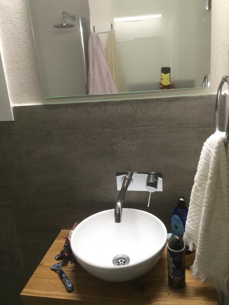 ברז אינטרפוץ מהקיר