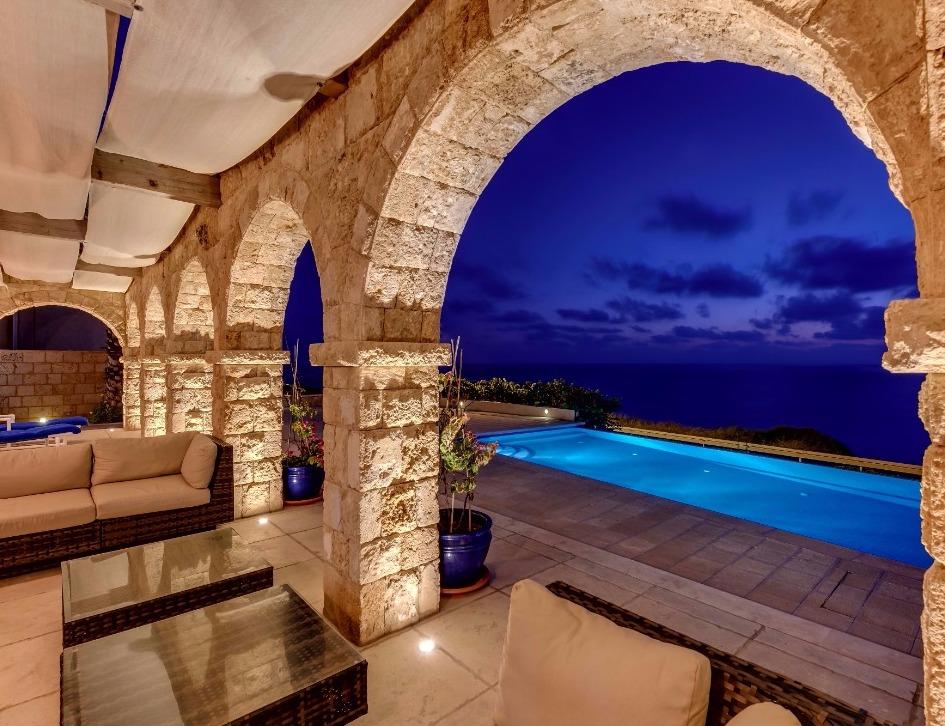 בריכת שחייה קצה נעלם אינפיניטי INFINITY