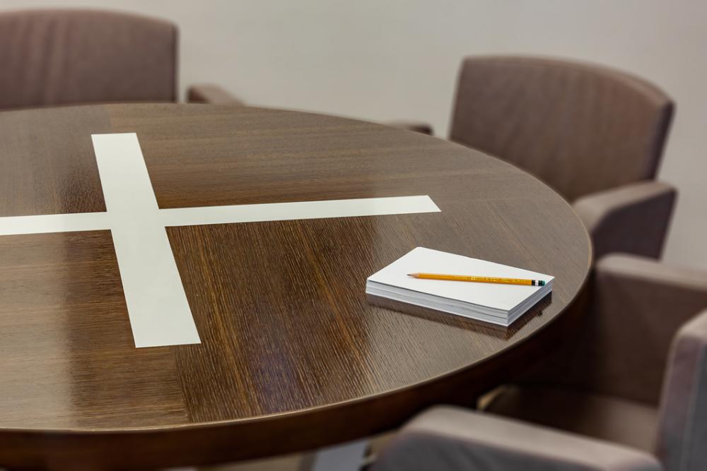 שולחן ישיבות