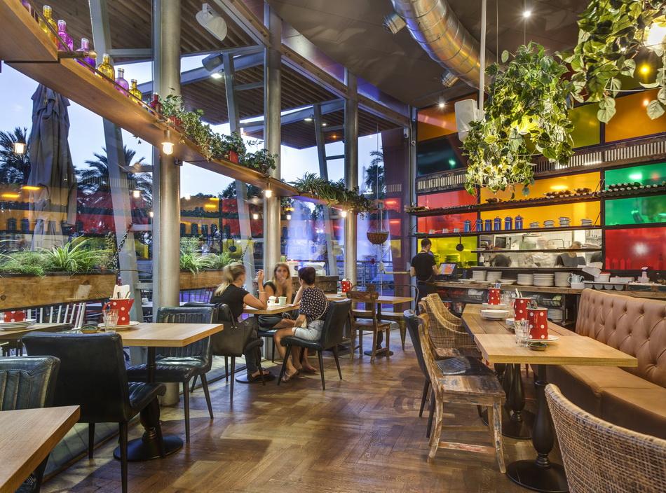 פנים המסעדה