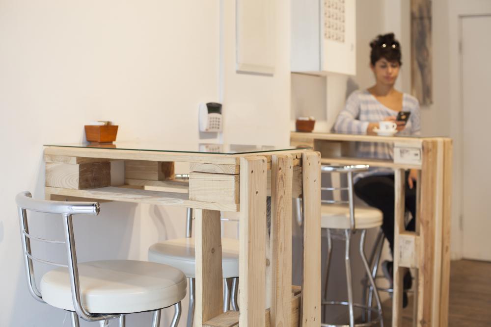 שולחנות בר אישיות