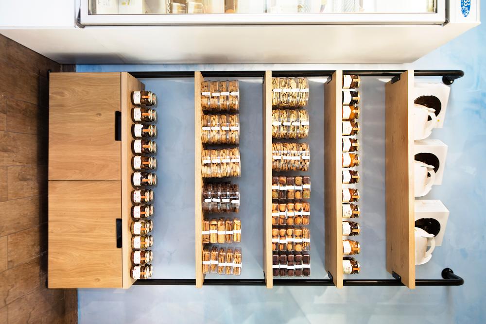 עיצוב בית קפה פטיסרי דנה שקד