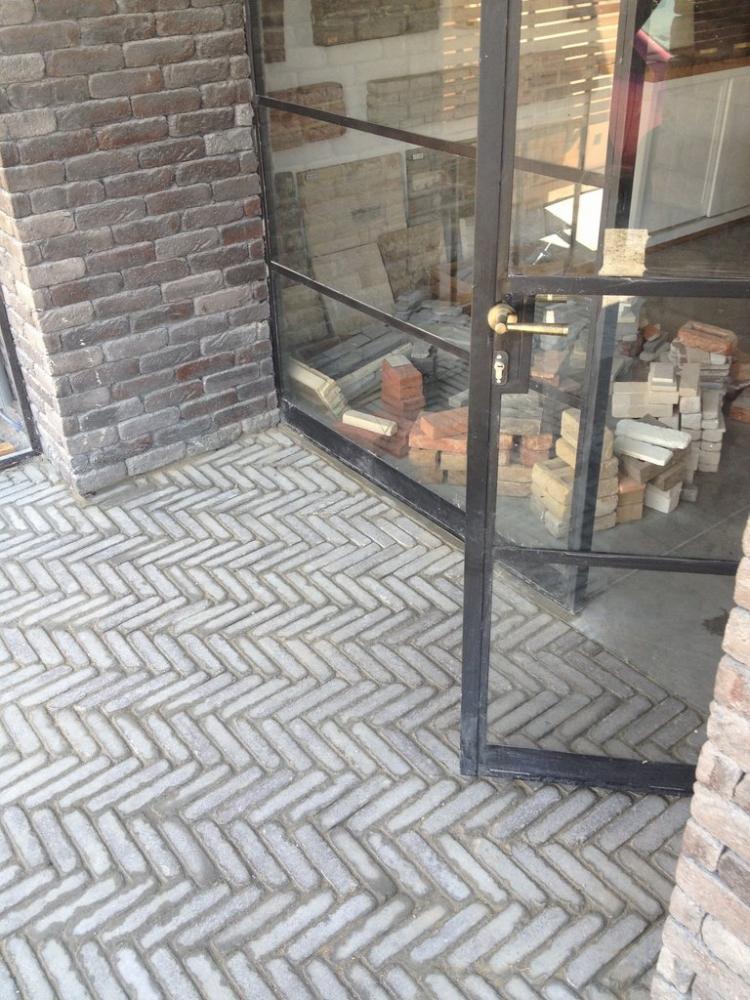 חיפוי ריצפה בבריק