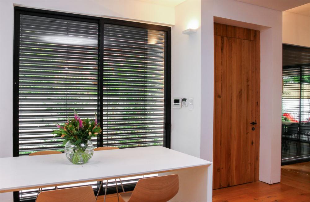 חלון אלומיניום