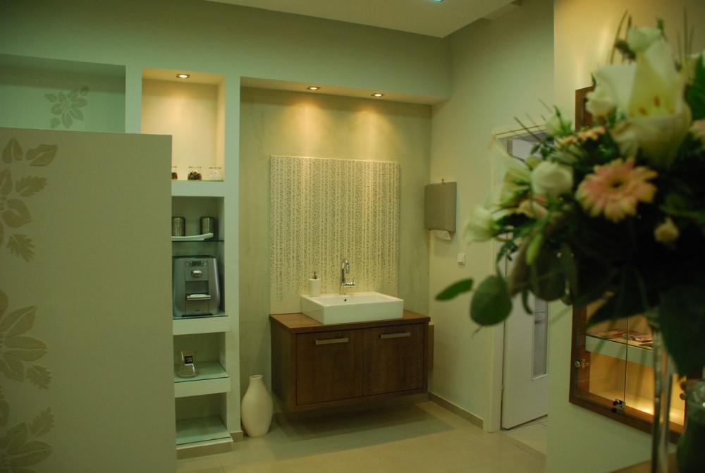 בית ספר לבניית ציפורניים