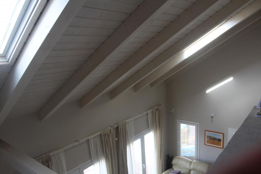 גג עץ פנימי