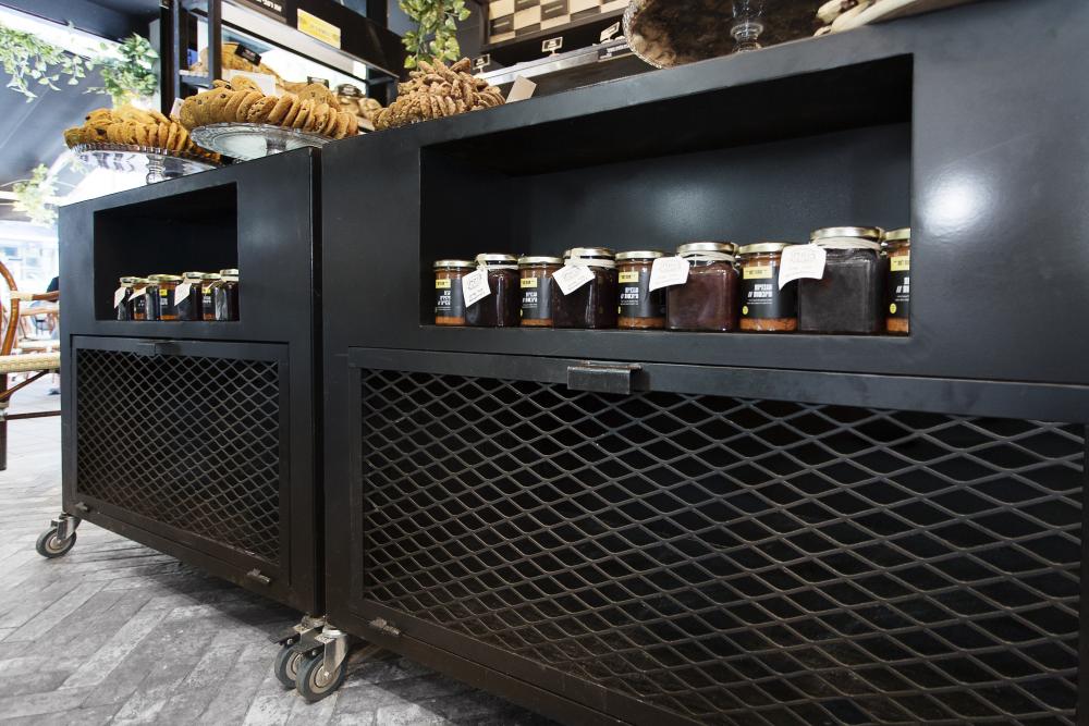 עיצוב תחנת לחם ארון ברזל