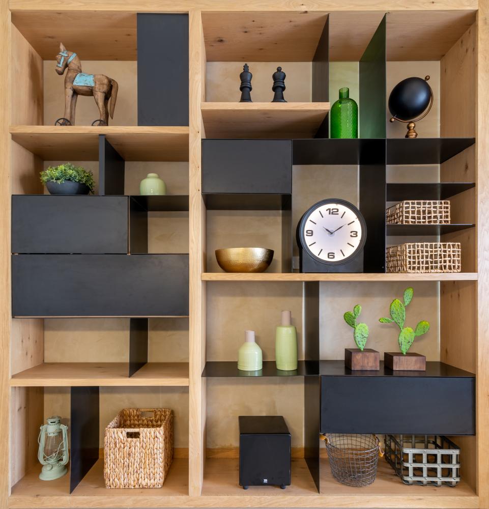 ספרית עץ ומתכת