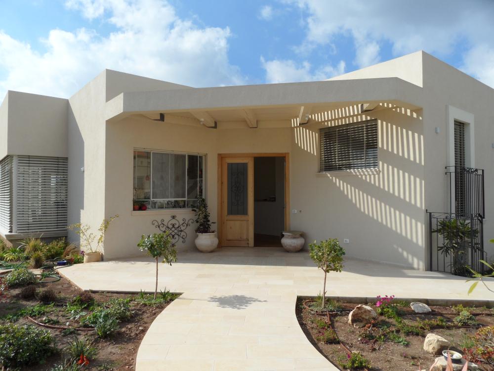 הכניסה לבית