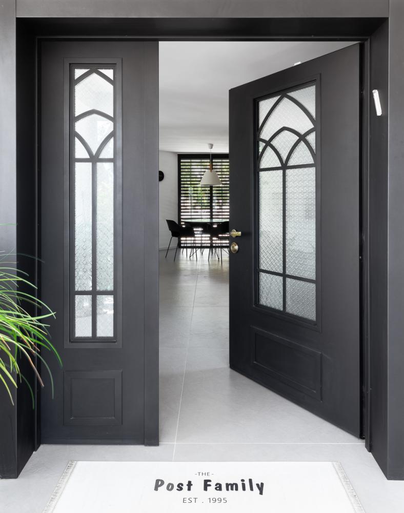 הכניסה לבית