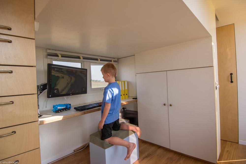 בית המשאית- אזור משחק ולימוד